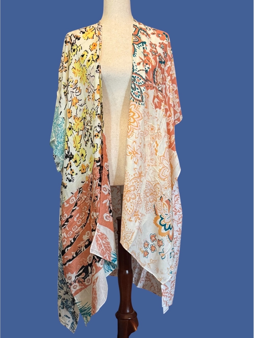 FLORAL PRINT PATCH KIMONO
